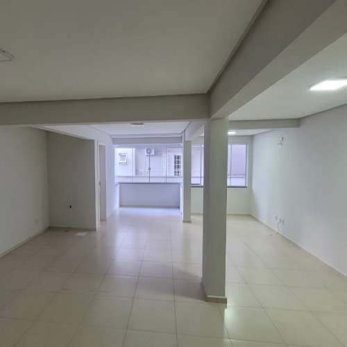 Sala Comercial 66 M² no Centro